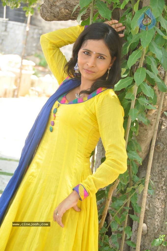 Swapna New Stills - 7 / 67 photos