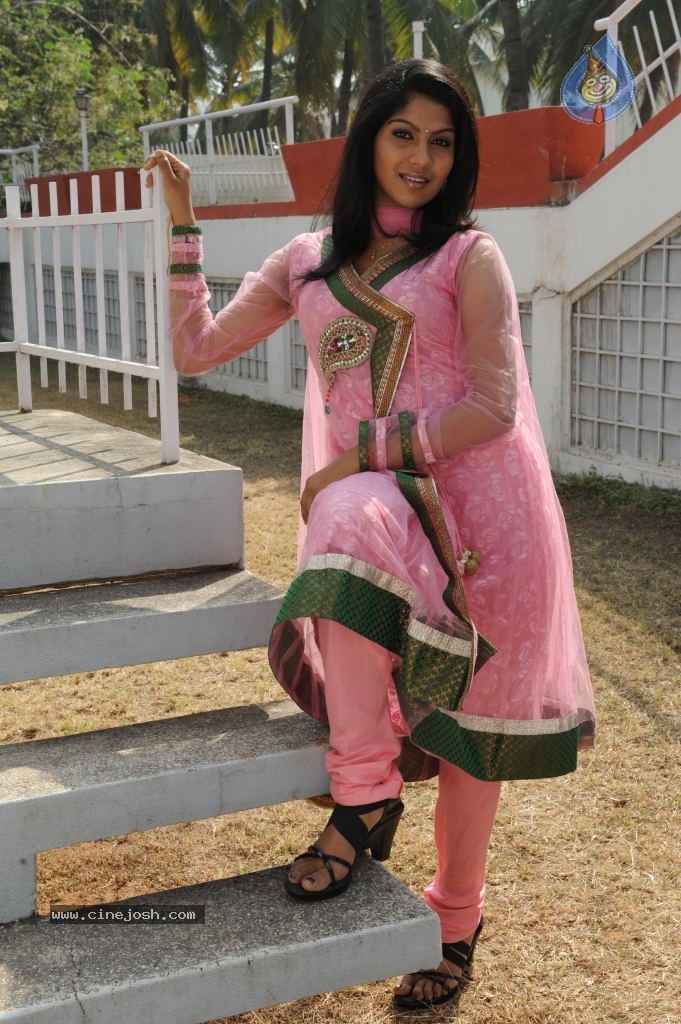 Swasika Stills - 6 / 32 photos