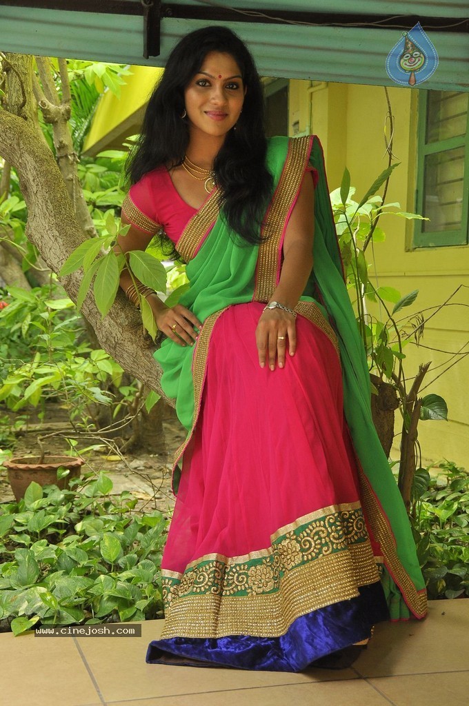 Swasika New Photos - 25 / 36 photos