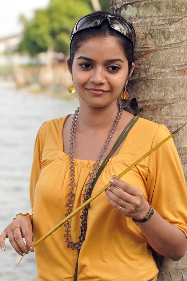 Swathi Gallery - 28 / 100 photos