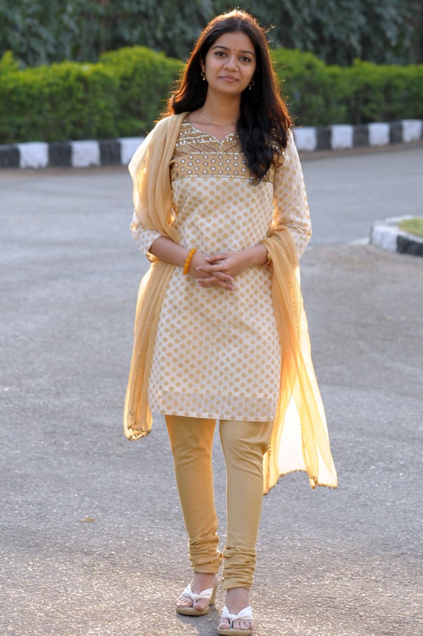 Swathi Gallery - 29 / 100 photos