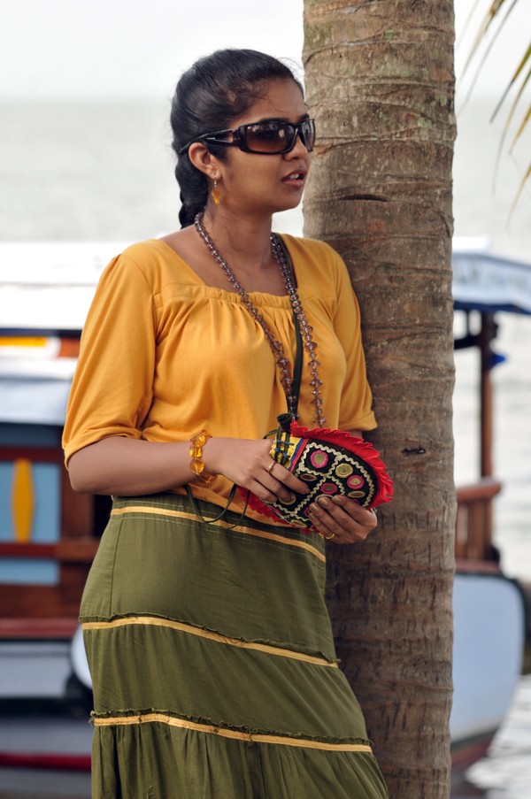 Swathi Gallery - 32 / 100 photos