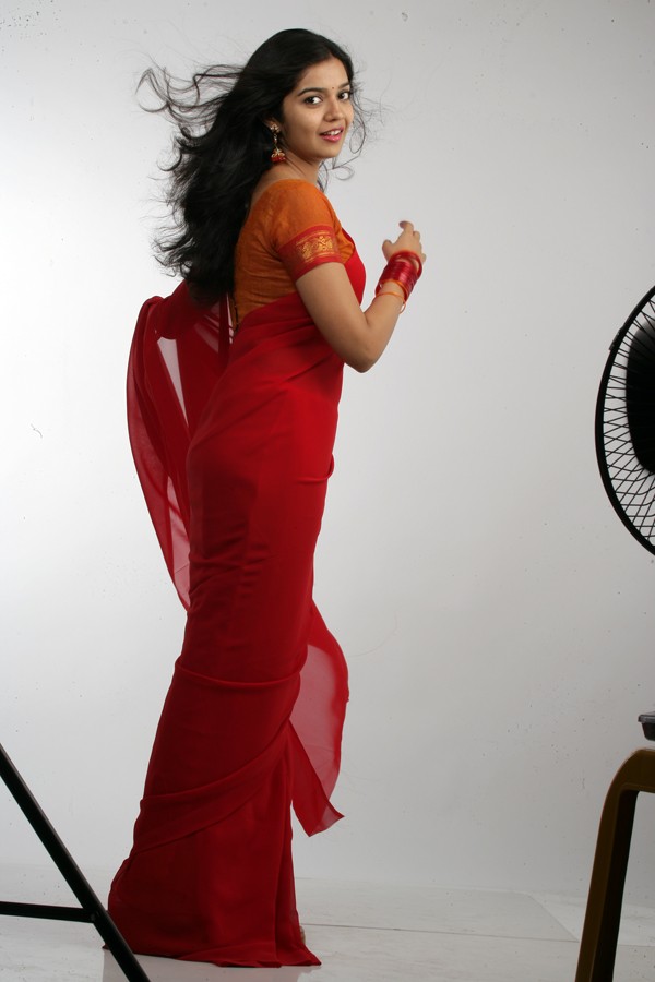 Swathi Gallery - 50 / 100 photos