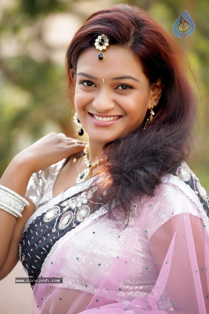 Roshikaa Hot Stills - 36 / 51 photos