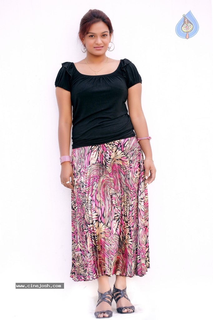 Roshikaa Hot Stills - 45 / 51 photos
