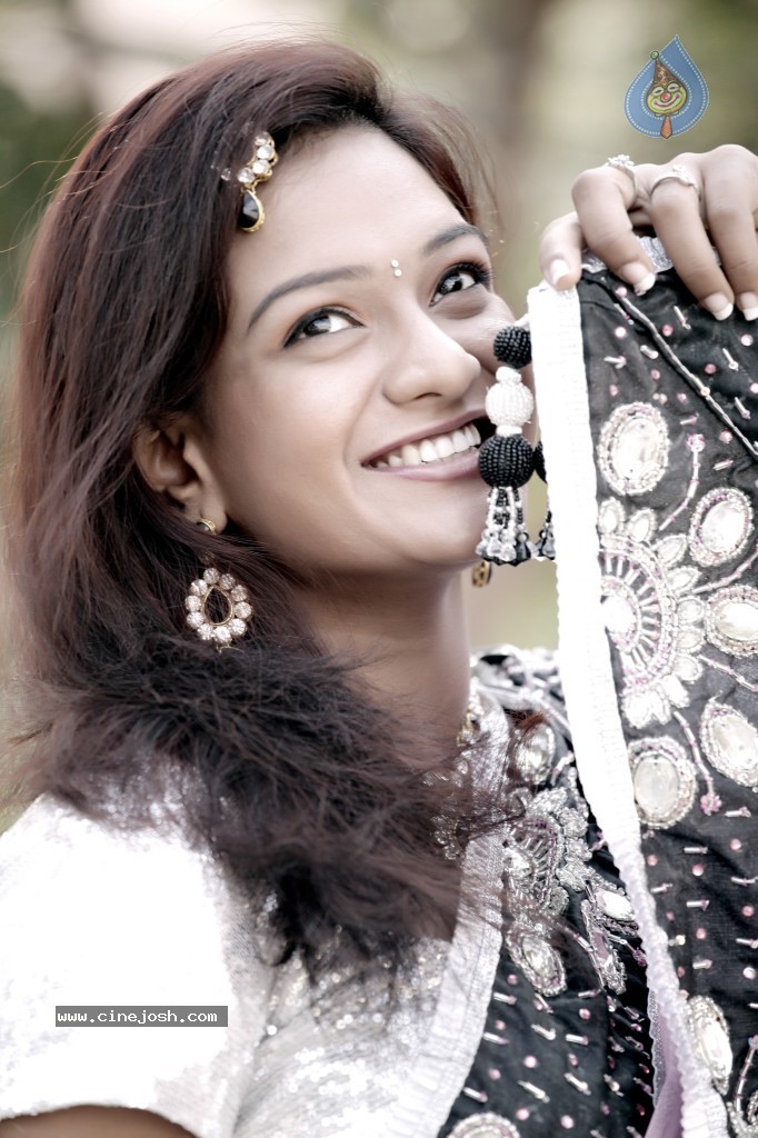 Roshikaa Hot Stills - 49 / 51 photos