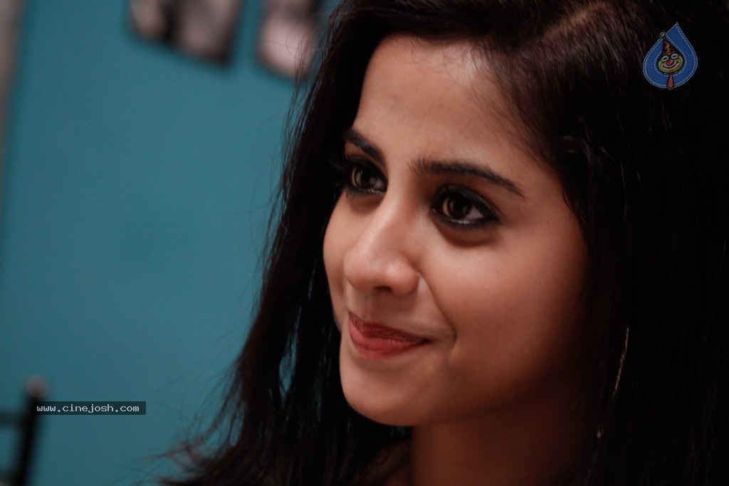 Swathi Deekshith New Stills - 22 / 31 photos