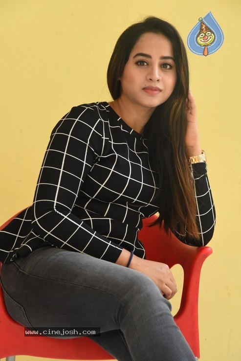 Swathi Deekshith Stills - 11 / 40 photos