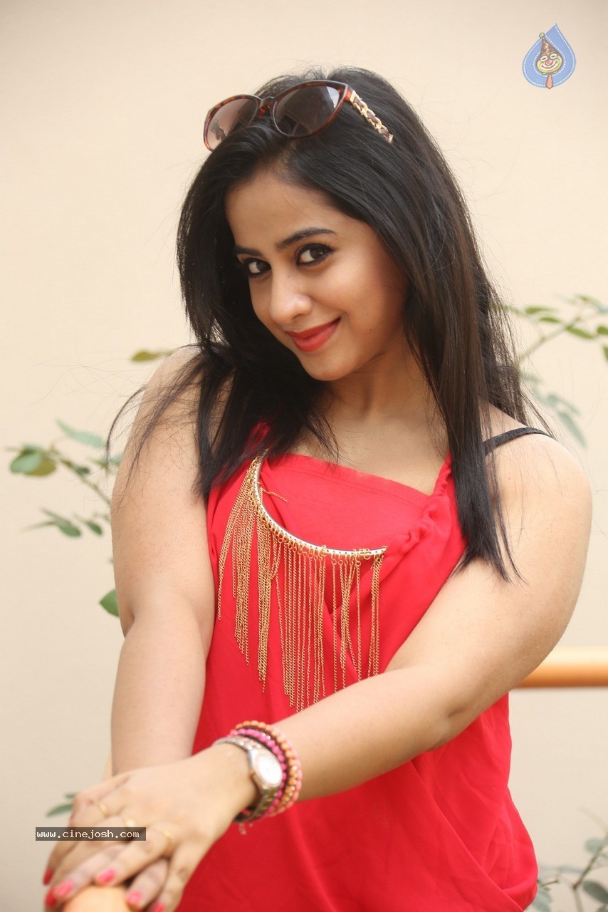 Swathi Dixit Latest Gallery - 7 / 60 photos