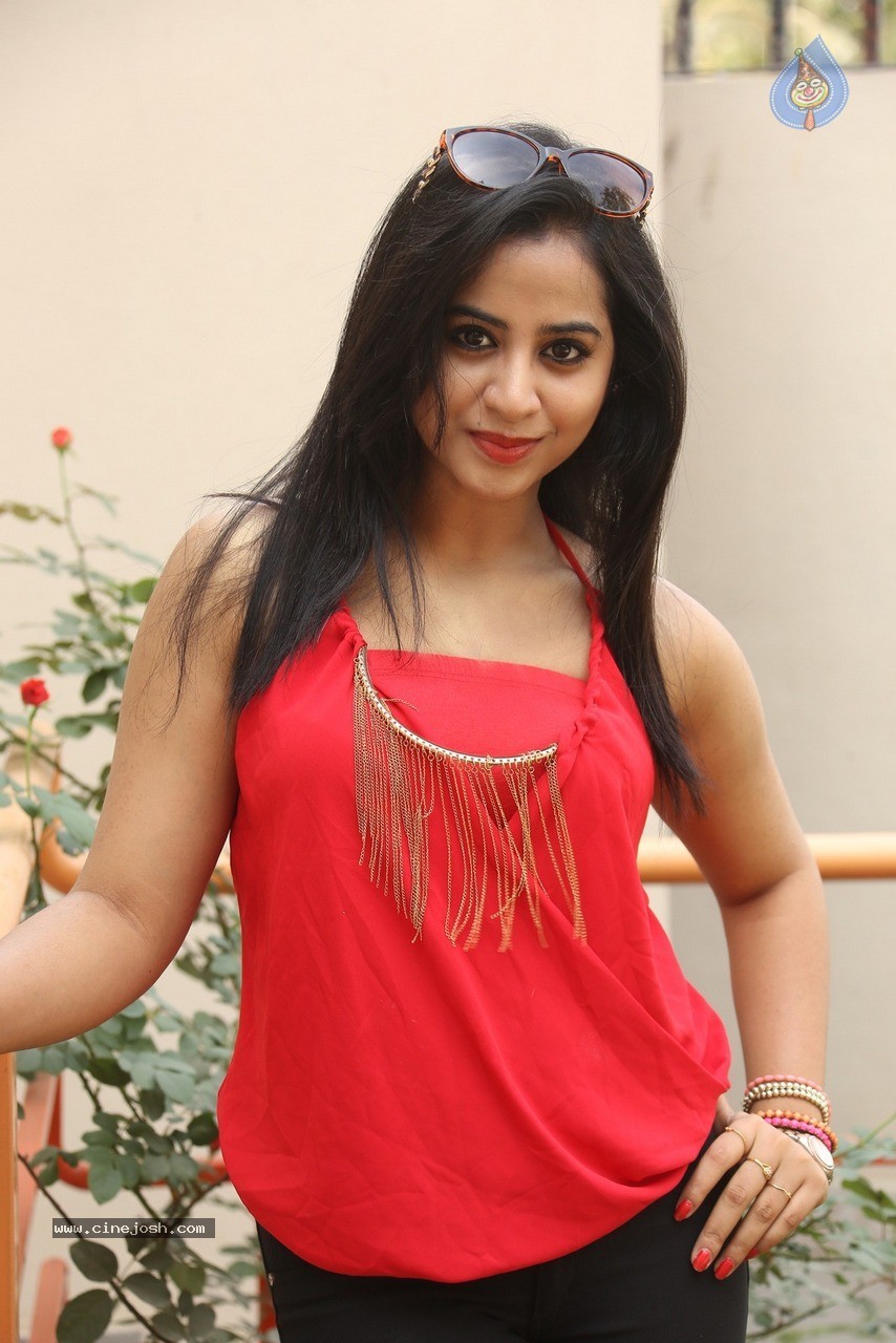 Swathi Dixit Latest Gallery - 25 / 60 photos