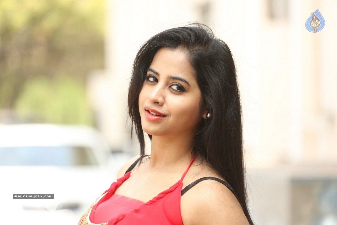Swathi Dixit Latest Gallery - 44 / 60 photos