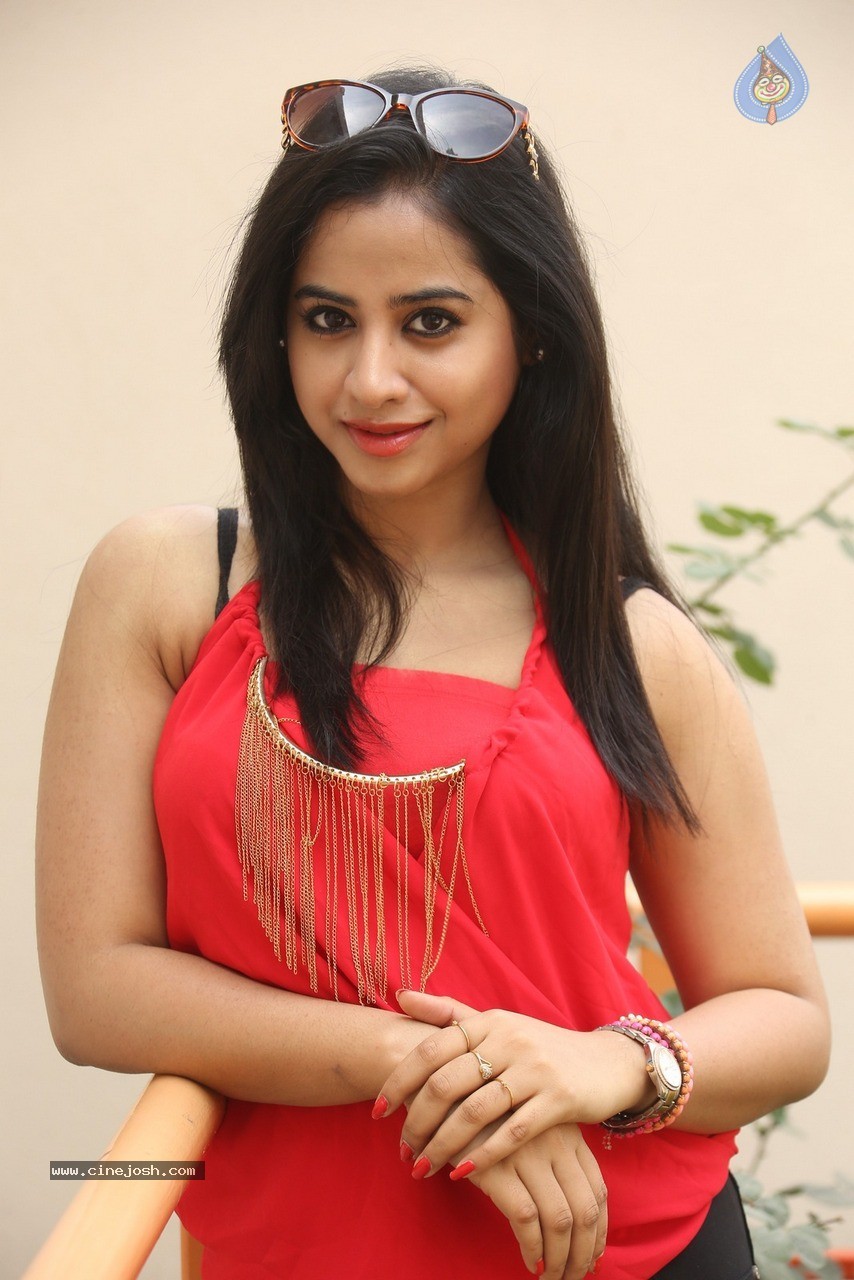 Swathi Dixit Latest Gallery - 57 / 60 photos