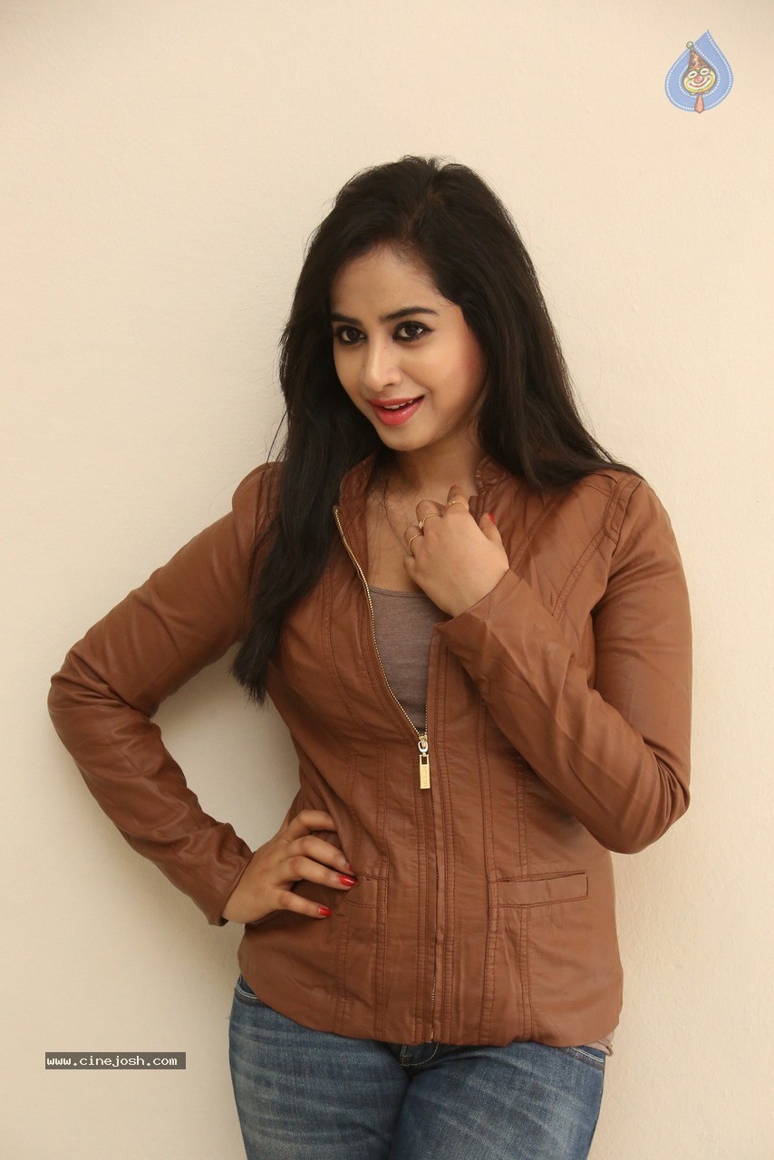 Swathi Dixit Latest Photos - 24 / 85 photos