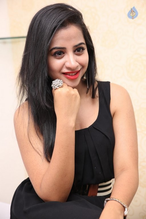 Swathi Dixit Latest Pics - 10 / 50 photos