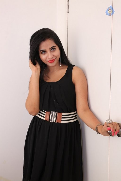 Swathi Dixit Latest Pics - 16 / 50 photos