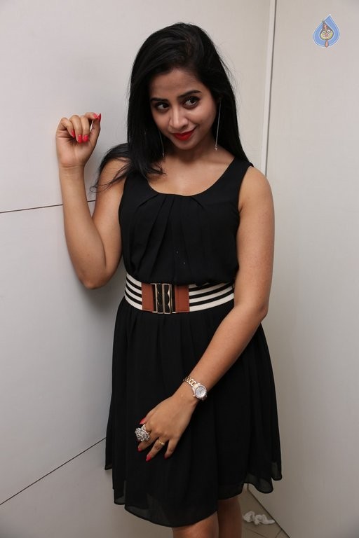 Swathi Dixit Latest Pics - 24 / 50 photos