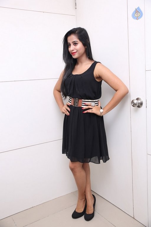 Swathi Dixit Latest Pics - 27 / 50 photos