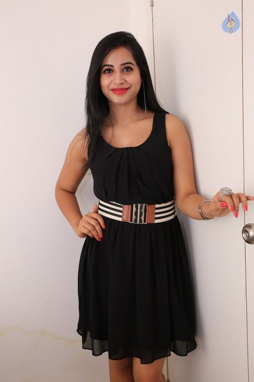 Swathi Dixit Latest Pics - 28 / 50 photos