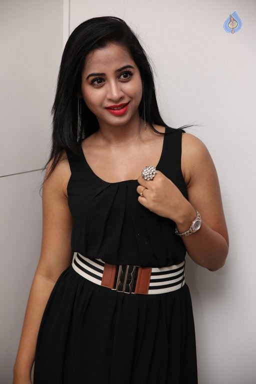Swathi Dixit Latest Pics - 32 / 50 photos