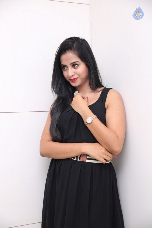 Swathi Dixit Latest Pics - 36 / 50 photos