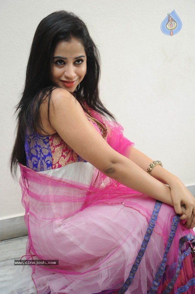 Swathi Dixit New Gallery - 38 / 70 photos