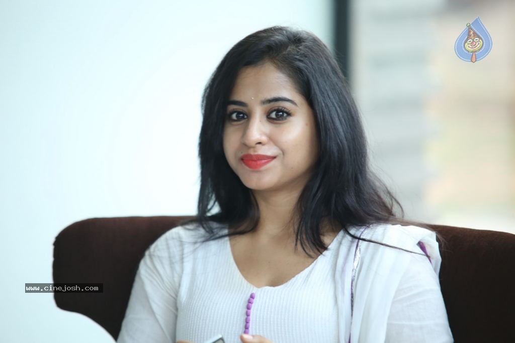 Swathi Dixit New Stills - 42 / 62 photos