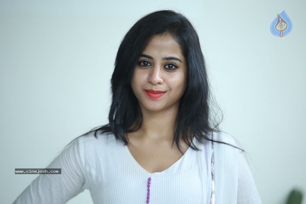 Swathi Dixit New Stills - 49 / 62 photos