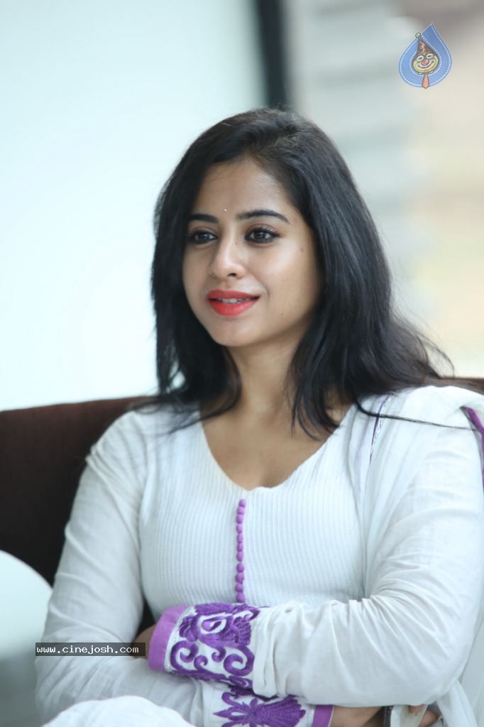 Swathi Dixit New Stills - 52 / 62 photos