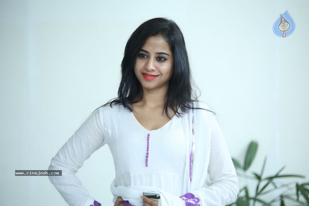 Swathi Dixit New Stills - 59 / 62 photos