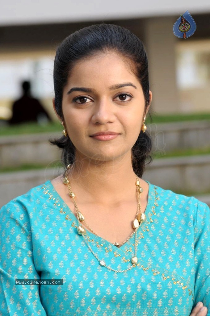 Swathi Latest Stills - 5 / 32 photos