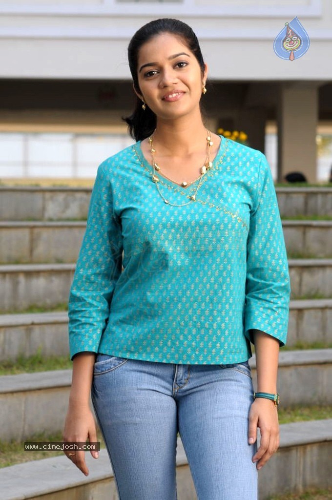 Swathi Latest Stills - 9 / 32 photos