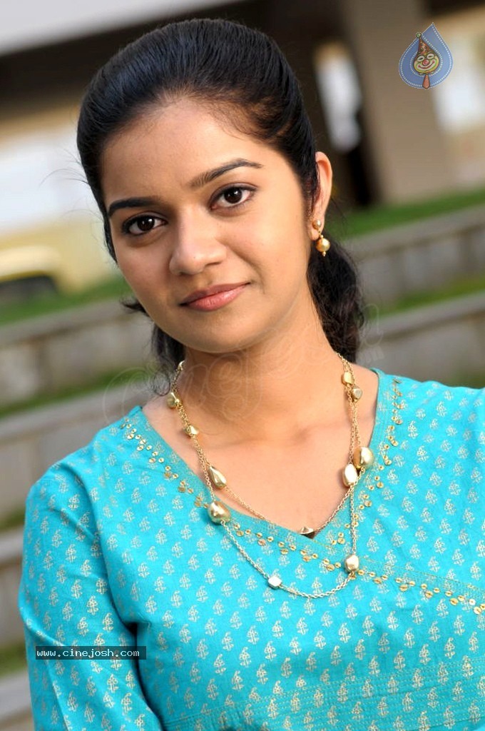 Swathi Latest Stills - 15 / 32 photos