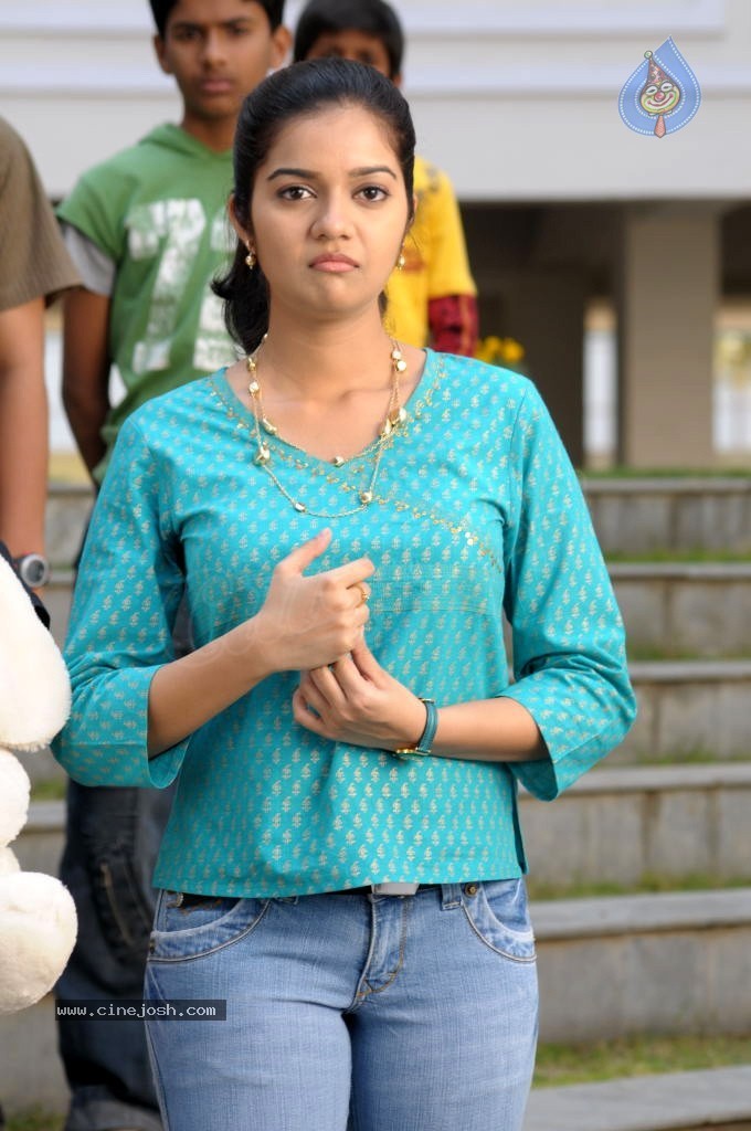 Swathi Latest Stills - 19 / 32 photos