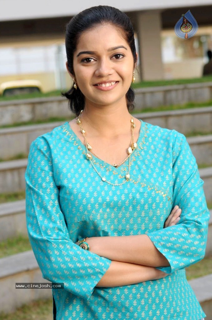 Swathi Latest Stills - 25 / 32 photos
