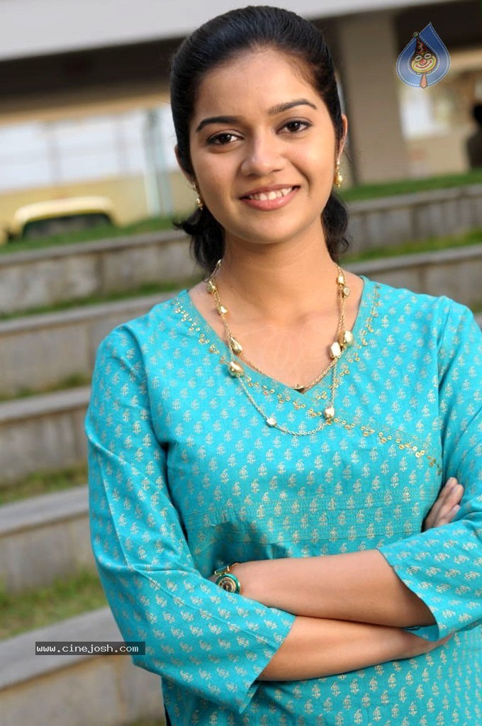Swathi Latest Stills - 30 / 32 photos