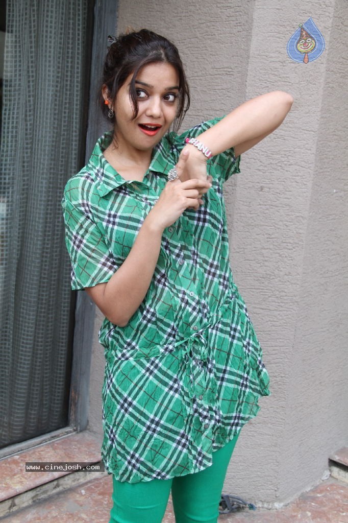 Swathi New Pics - 1 / 104 photos
