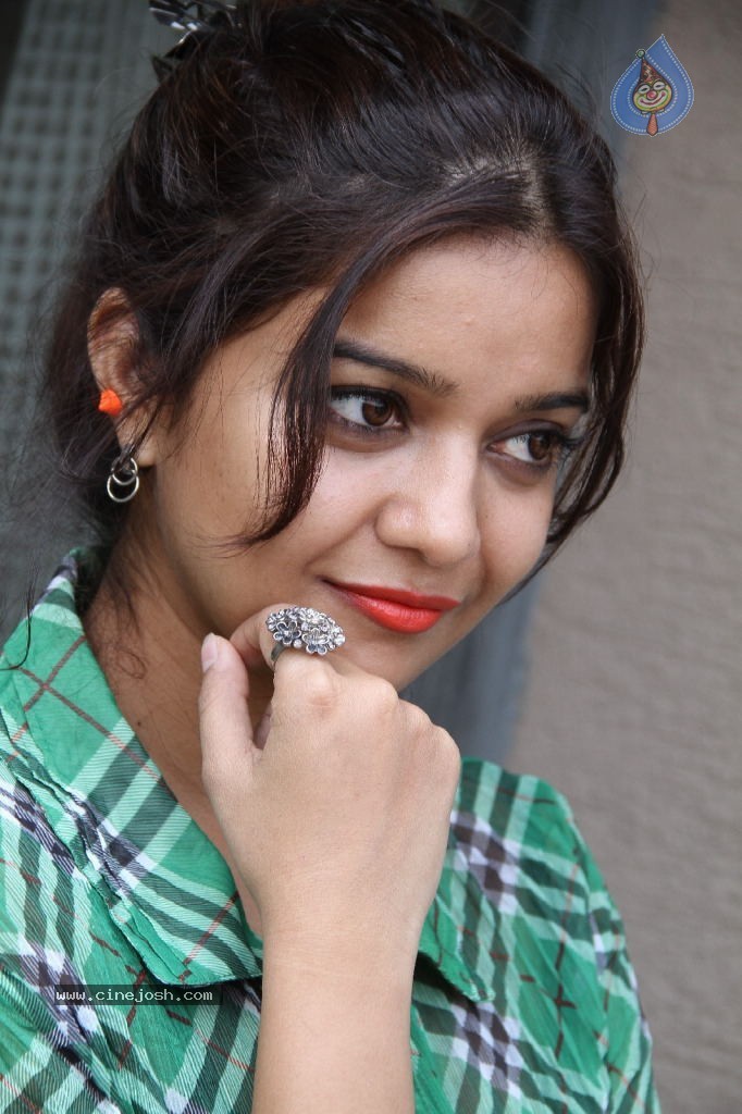 Swathi New Pics - 9 / 104 photos