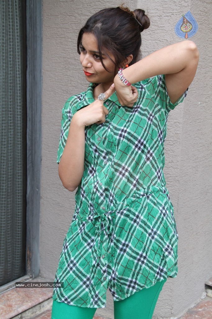Swathi New Pics - 56 / 104 photos
