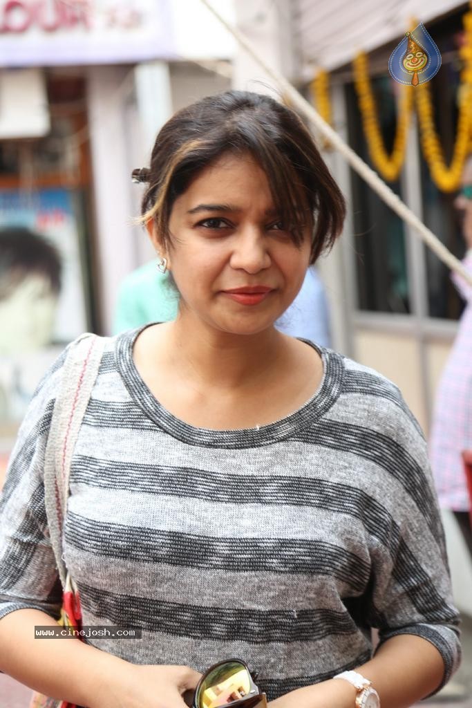 Swathi New Stills - 4 / 17 photos