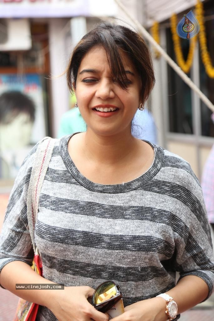 Swathi New Stills - 8 / 17 photos