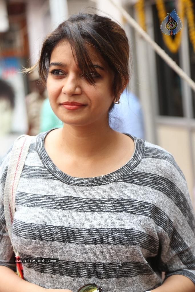 Swathi New Stills - 13 / 17 photos