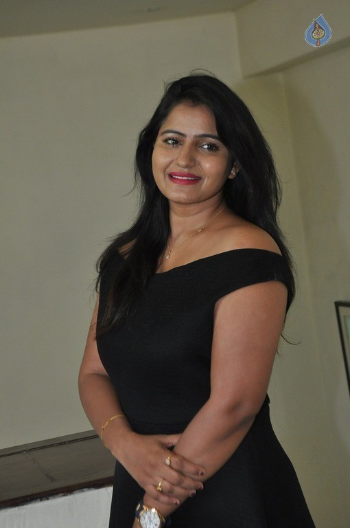 Swathi Reddy Latest Gallery - 12 / 41 photos