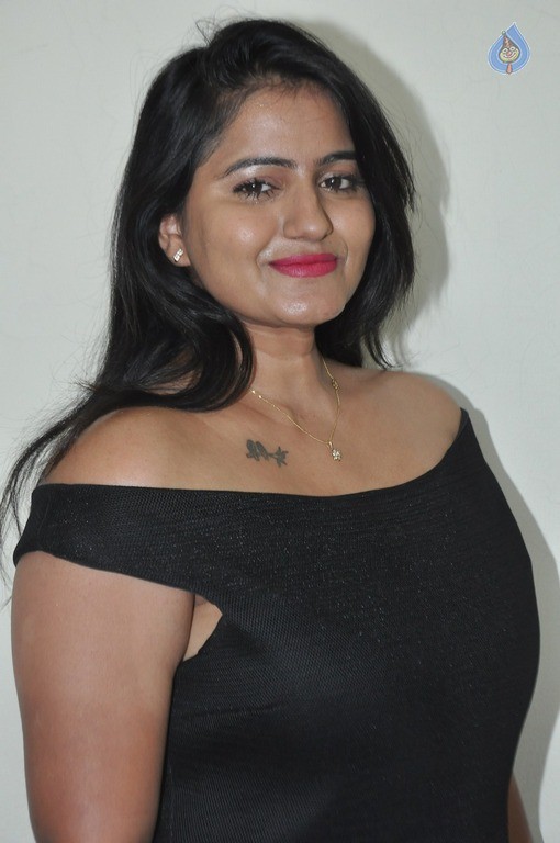 Swathi Reddy Latest Gallery - 18 / 41 photos