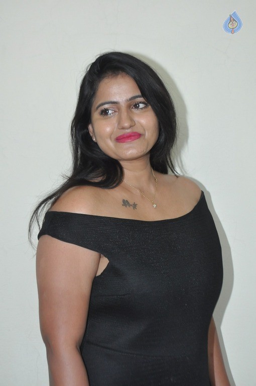 Swathi Reddy Latest Gallery - 23 / 41 photos