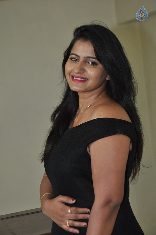 Swathi Reddy Latest Gallery - 24 / 41 photos