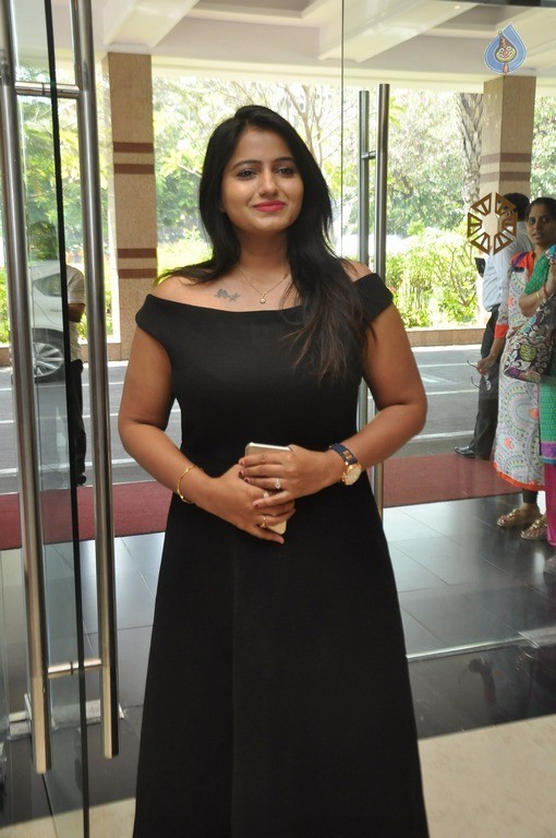Swathi Reddy Latest Gallery - 32 / 41 photos