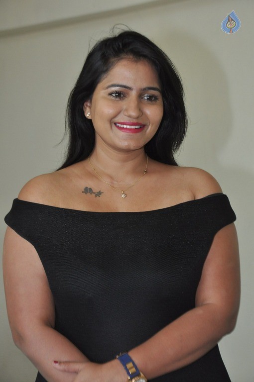 Swathi Reddy Latest Gallery - 33 / 41 photos
