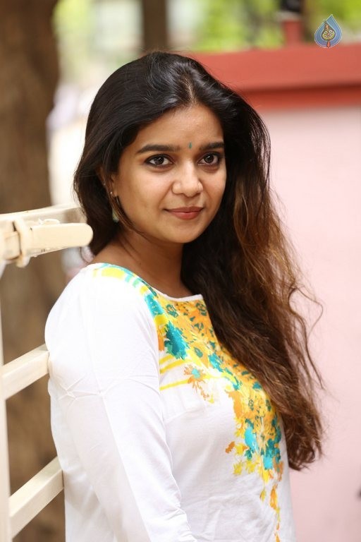 Swathi Reddy Latest Pics - 27 / 42 photos