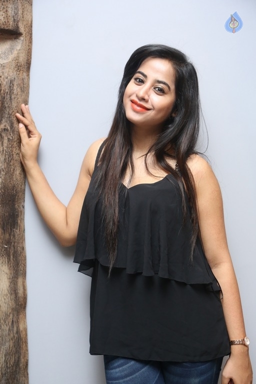 Swati Dixit Latest Gallery - 2 / 26 photos