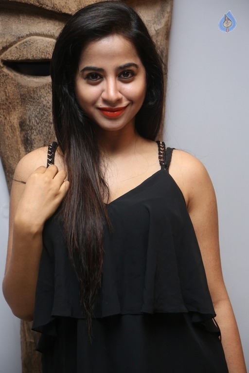 Swati Dixit Latest Gallery - 24 / 26 photos